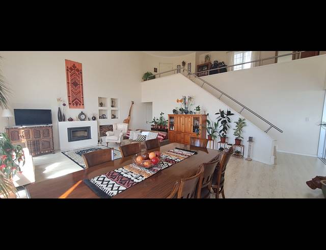 4 BEDROOM HOUSE FOR SALE IN SALDANHA HEIGHTS
